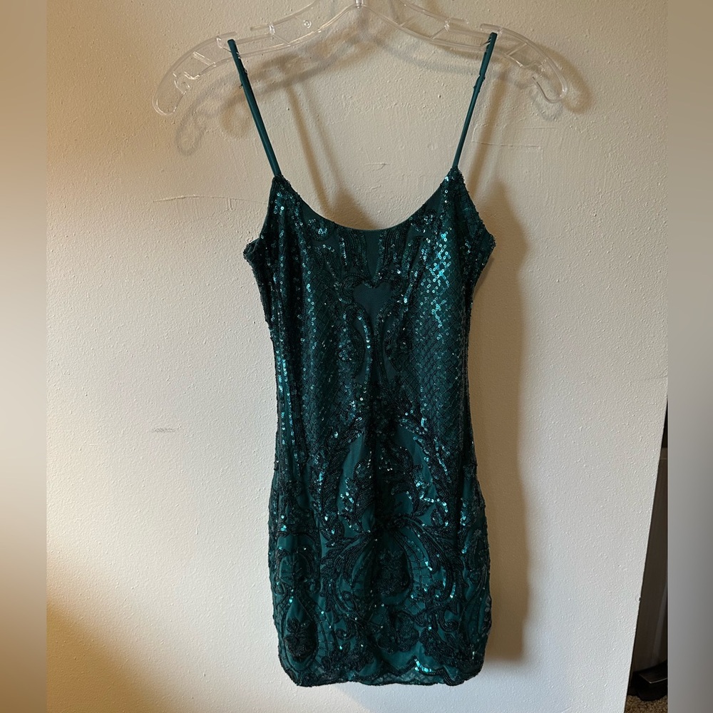 💚 Lucy in the Sky Green Sequin Masquerade Dress – Size XS